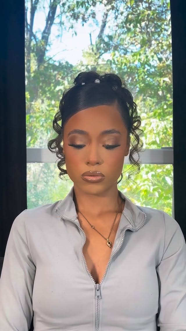 Her reaction says it all , pure joy, zero edits. This is why I do what I do 🥰.
Now booking 2026 Brides
To secure your appointment click the link in the bio or send a DM