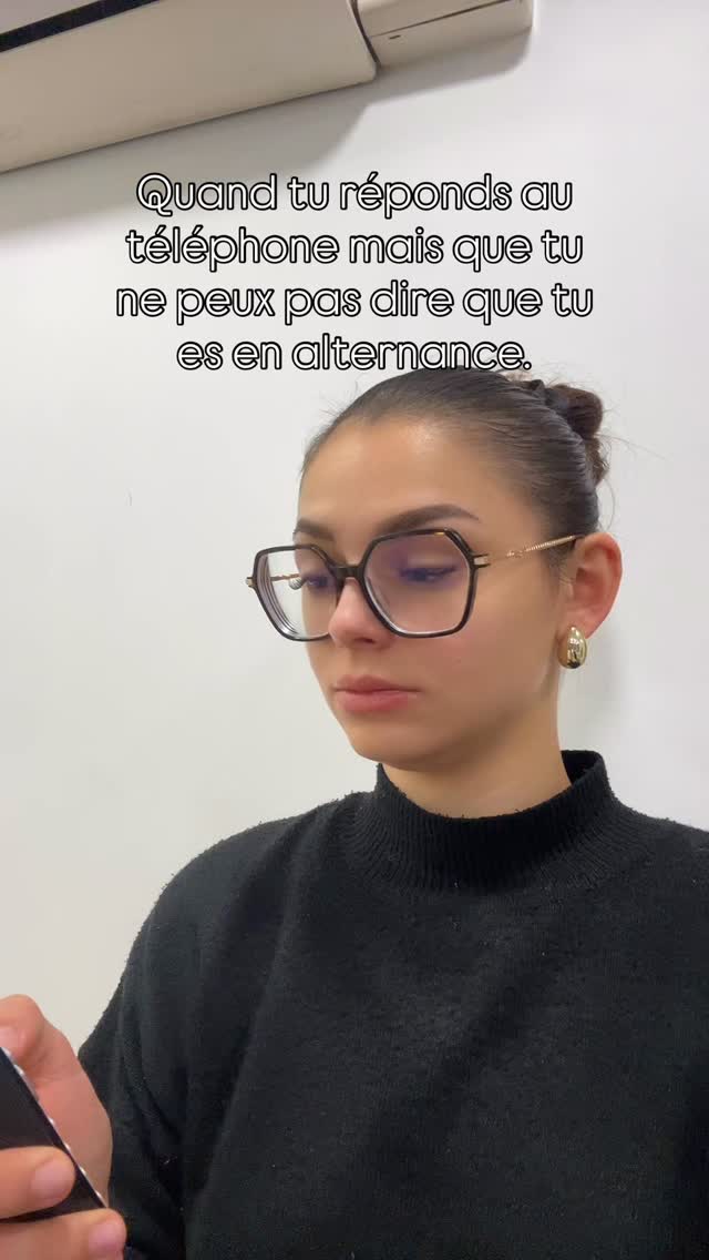 Moi, 24 ans, mais voix de secrétaire expérimentée 😌📞
#grenoble #institut #instagram #ponpon #insitutdebeauté #jolite #alternance #drole