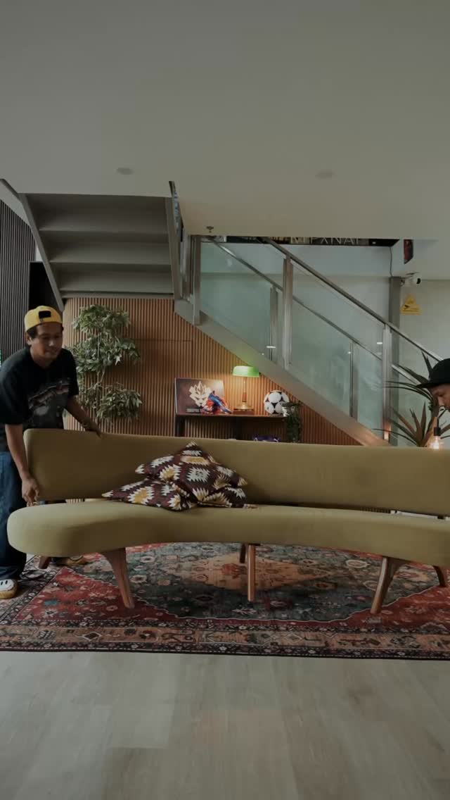 We’d love to invite you to our Open House at Ruang Kilang Barat — a cosy space where you can meet our team, view our works, and chat about your wedding or event plans in person.
📅 Date: Saturday, 15 November 2025
🕛 Time: 12 PM – 6 PM
📍 Location: 8 Jln Kilang Barat, Central-Link, #03-03 Singapore 159351
🍰 RSVP here: https://nafimages.co/ruang-kilang-barat-25
Light refreshments will be served, and we’ll be sharing exclusive discounts and perks available only during the open house.
We’d really love to meet you in person — feel free to bring your partner or friends along!