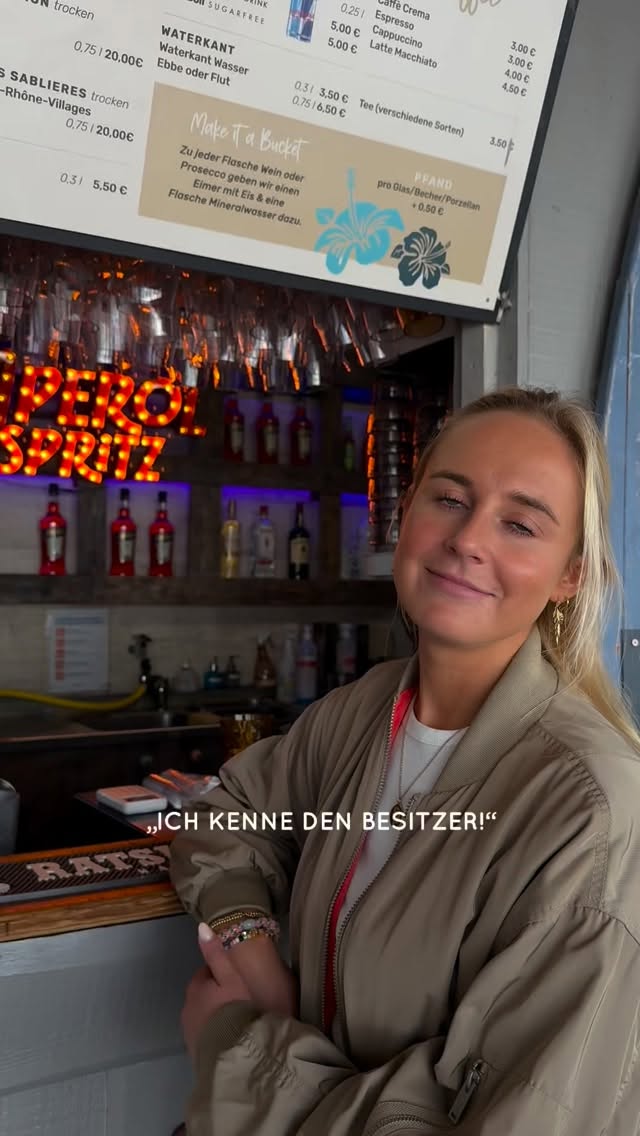 Jeder kennt doch jemanden, der den Besitzer kennt. Komisch nur, dass niemand die Person kennt, die den Besitzer wirklich kennt. 😜🍹
#strandsalon #lübeck #beachvibes