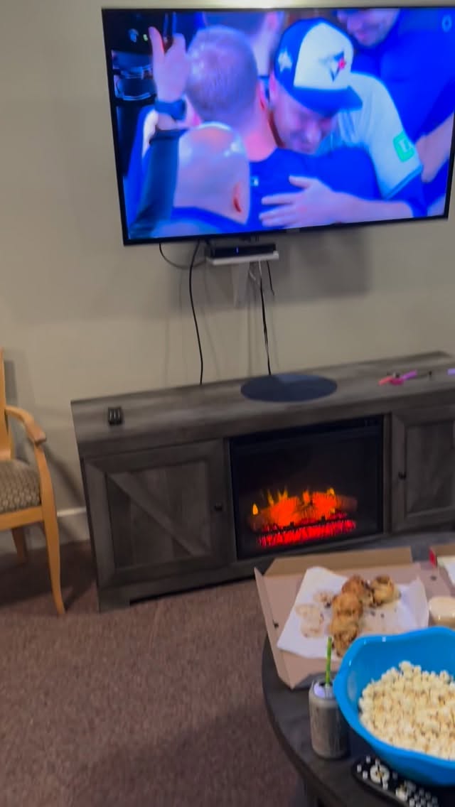 This is what happened at the watch party after the Blue Jays win!! Volume up!