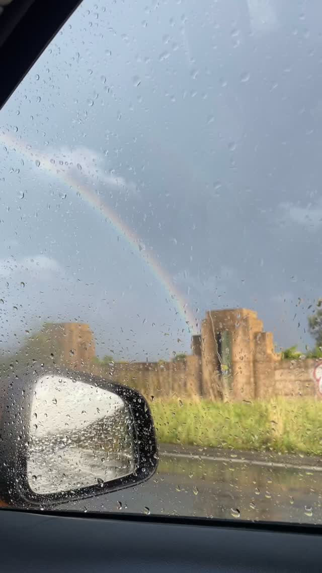A lovely workshop at @catchinglives yesterday ~ we explored words and cyanotype as part of the @thelawsontrust Literacy fund. The participants paired images with words on their cyanotype prints, creating a selection of literacy related artworks