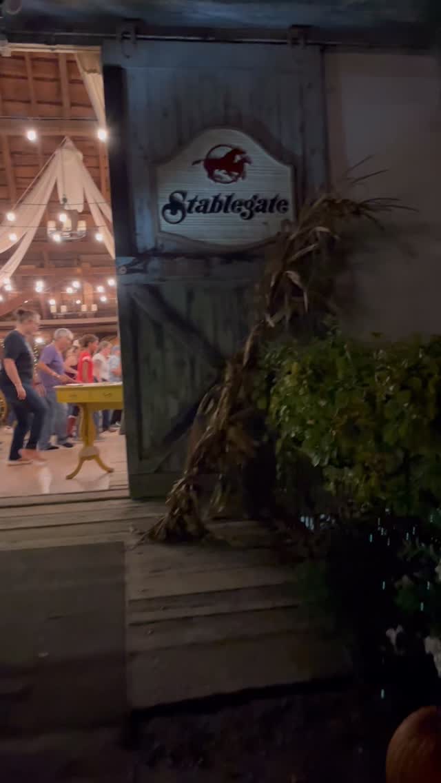 Line Dancing with @kevinrichardsdj in the Barn! 🤠
Last Dance of the season
Come on down and throw on something to show off, costumes encouraged but not required 🎃
Lessons available for beginners ! 🕺
Food and drink available all night 🥘
Ticket link in bio now giddy up
#stablegatewinery #countrykickers #bootscootin #hallowineweekend #hudsonvalley #upstateny #supportlocal