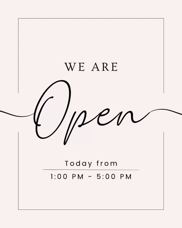 ✨LAST CHANCE✨
Today is the last day you can get ANY floor sample either $600 or $900! Gowns go back to original pricing after today!