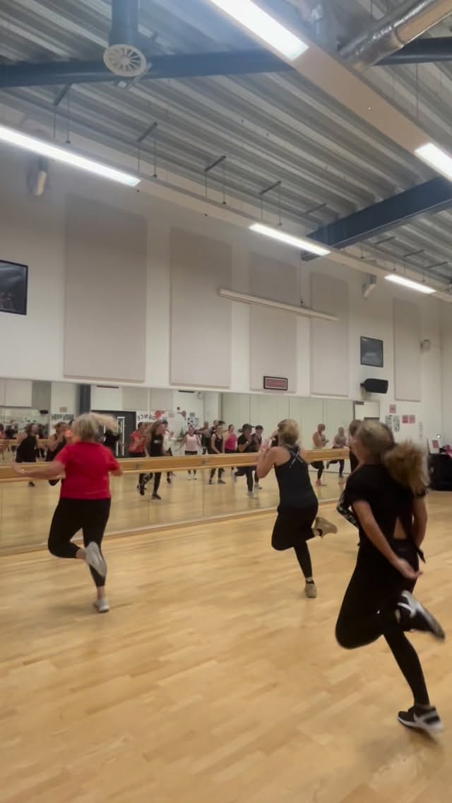 A party and a workout rolled into one!
Every Tuesday
7-8 pm
Three Rivers Academy
(Hersham/Walton)
To Book: https://www.clubdancefit.co.uk/book-online
An Easy, effective dance/Fitness class for a super full-body workout with easy-to-follow routines
Let’s glow 🌟
Work out to the best ‘90s and current chart hits whilst having fun with your buddies
Booking now open
To Book: https://www.clubdancefit.co.uk/book-online