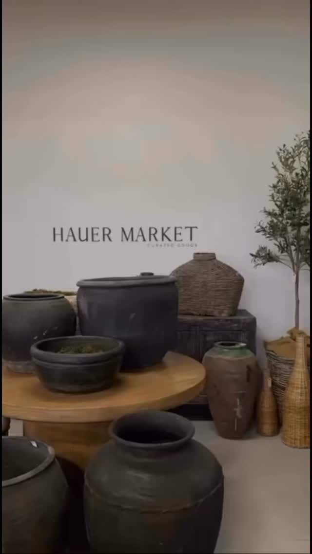 What a fun afternoon sourcing with the team! 🤍
#interiordesign #hauermarket #howyouhome #kincardine #portelginontario #finditstyleitvintage #finditstyleit #styleme #homedesign #homestyle #houseandhomemag #houseandhome