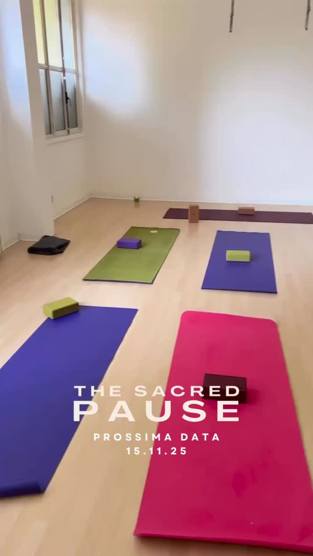 Un ciclo di incontri dedicati al rallentare, ritrovare presenza e riconnettersi con sé stesse.
Sabato abbiamo vissuto la prima tappa: una mattina di yoga, meditazione, cura di sé e riflessioni condivise.
Un momento autentico di ascolto e bellezza, che ha lasciato in ognuna di noi un senso profondo di calma e radicamento.
I prossimi appuntamenti saranno
📅 sabato 15 novembre e sabato 24 gennaio,
ognuno con nuovi contenuti e attività per continuare a nutrire corpo, mente e cuore.
📩 Per informazioni e iscrizioni:
scrivici a thewomansmethod@gmail.com
oppure contattaci in DM su @florindaforgionecoach · @algardi13_studiomilano · @notonlyfitness
Con amore
⸻
#TheSacredPause #MindfulLiving #BenessereFemminile #YogaMilano #CrescitaInteriore #Consapevolezza #Rallentare #TempoPerTe #EquilibrioInteriore #SelfCare #Meditazione #YogaCommunity #BenessereOlistico #FemminileConsapevole #StudioBuscone #FlorindaForgionecoach