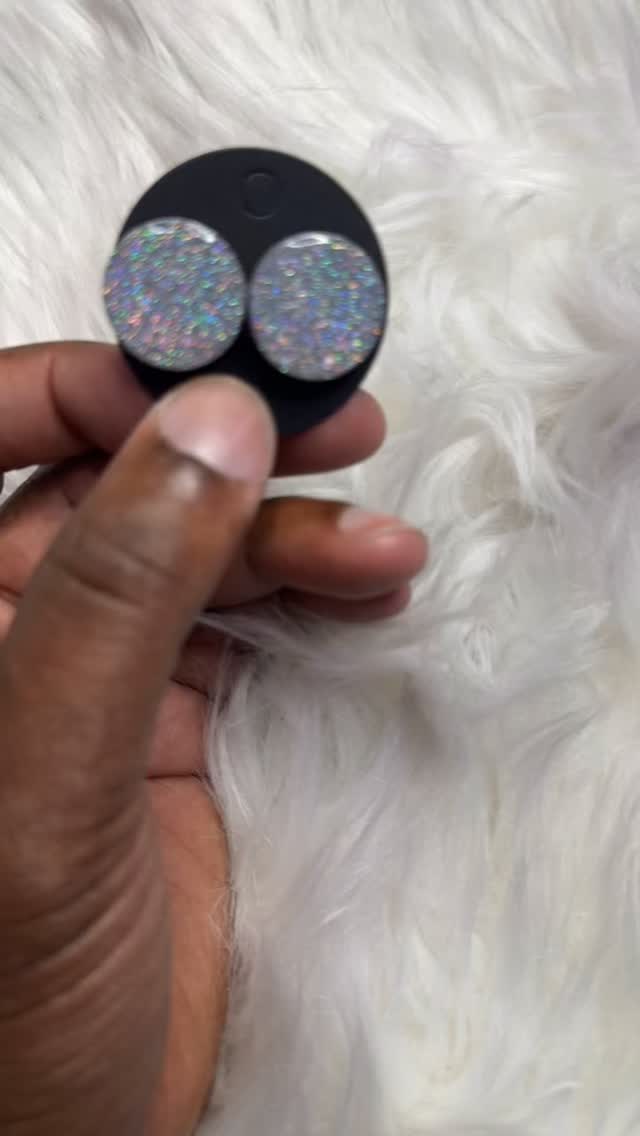 Glitter Studded Earrings
Shop now off the website at www.Hesthatflyyguyydesignz.com
I do not own rights to the music playing.
#glitter #glitters #custom #custommade #earrings #fypシ #giftideas #giftsforher #giftshop #lgbt #crafter #craftersgonnacraft #glittery #epoxyearrings #epoxyart #stud #epoxyresin #resinearrings #bookedandbusy