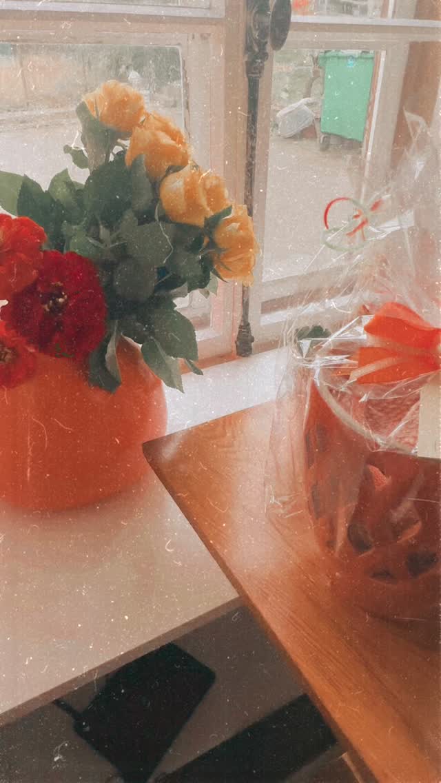 Danke von Herzen für all die Liebe und Unterstützung an diesem besonderen Tag ❤️
Ich bin so berührt von all den lieben Nachrichten, Umarmungen und Gesten…
Einfach nur: DANKE! 🥹✨
Grazie di cuore per tutto l’amore e il supporto ricevuto in questa giornata speciale ❤️
Sono davvero commossa da tutti i messaggi, gli abbracci e i gesti d’affetto…
Semplicemente: GRAZIE! 🥹✨