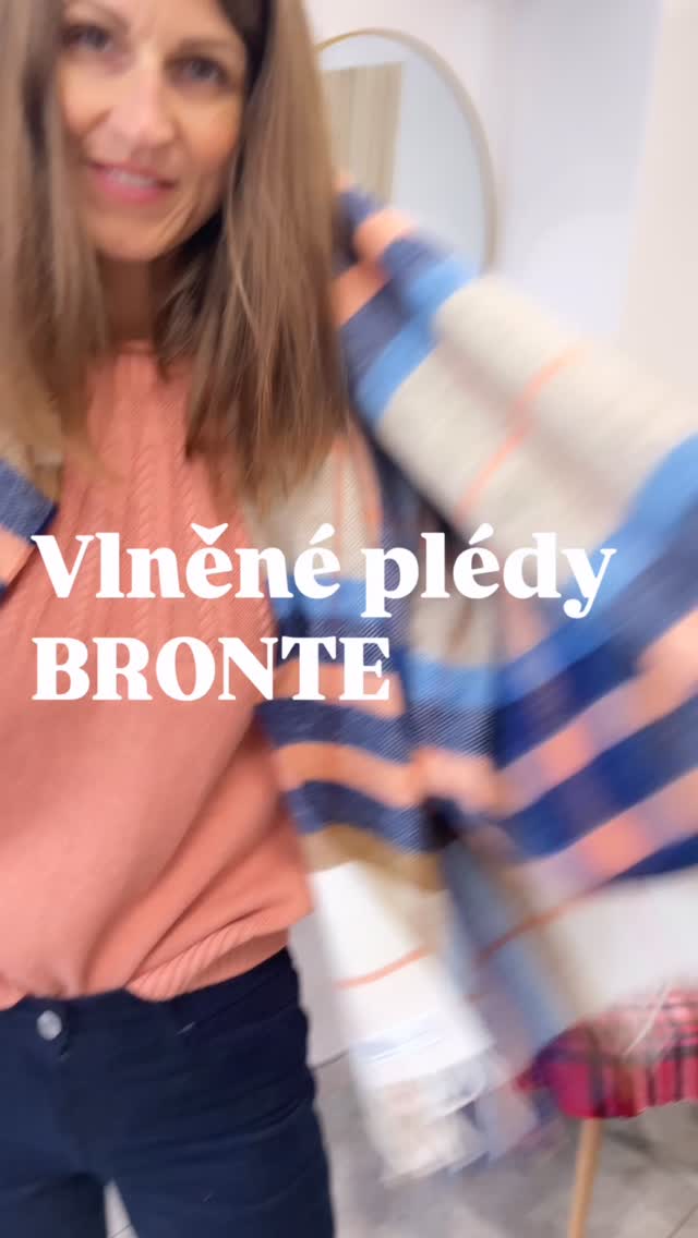 ✨ Dotek luxusu z Yorkshiru 🧶
Užijte si domácí pohodu v teplém objetí prémiové vlny Bronte by Moon.
Každý pléd je utkaný tradičním způsobem, který se v yorkshirských dílnách předává po generace. 🌿
Značka Bronte je hrdým členem iniciativy The Campaign for Wool a používá mulesing-free vlnu, která je šetrná k přírodě i zvířatům. ❤️🩹
Zútulněte svůj domov a připravte se na dlouhé zimní večery.
👉 https://www.greenbutik.cz/kategorie/pledy-a-deky/
🎁 Tip na hřejivý vánoční dárek pro všechny milovníky domácí pohody. 🕯️
Velký výběr najdete i v našich obchodech:
💛 Praha 1 – Jindřišská 937/16
🧡 Praha 5 – Štefánikova 43/13
🤎 Zlín – Zarámí 1467/31