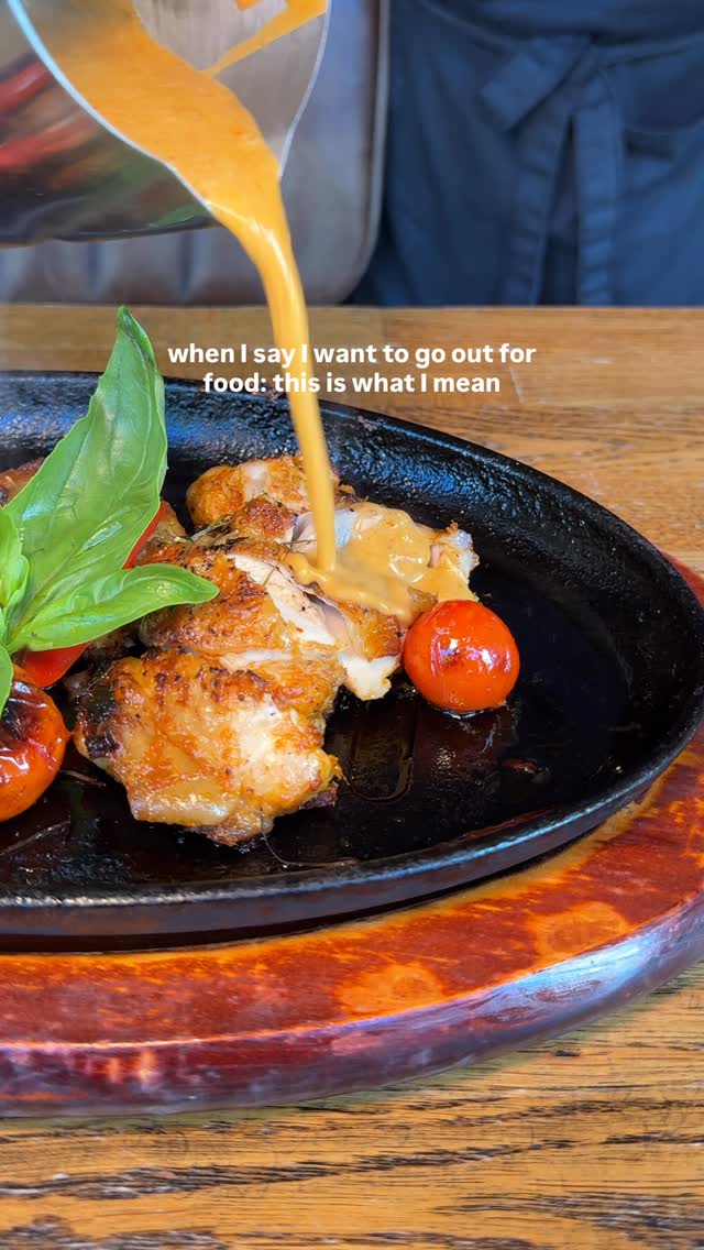 Our Penang Chicken Thighs are back at Noks!
Tender grilled chicken thighs in our rich, aromatic Penang curry sauce with cherry tomatoes and lime leaves, served sizzling hot 🌶️✨
Current Special - get it while it lasts!
Use the link in our bio to book a table 🫶
#thaifood #noksthaistreetfood #thaistreetfood #manchesterfood #stockport #noksthai #bramhall #noksthai #manchester