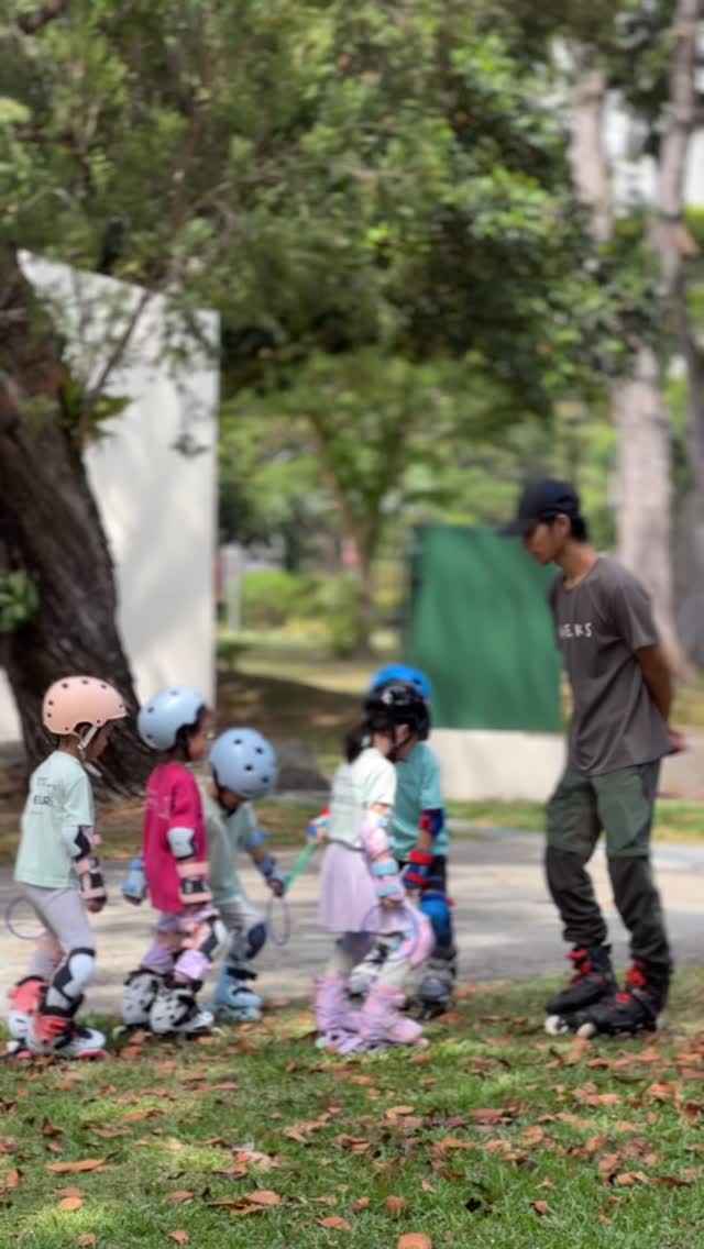Skates on, good vibes only 🛼☀️ A day in East Coast Park with the WERKS fam ✨