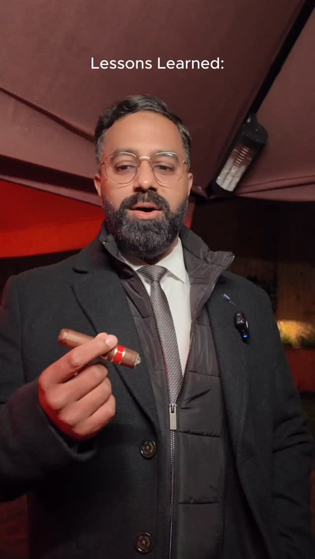 Secrets were revealed at the latest Charatan x LDC event… what’s the most memorable mistake you made as a beginner?
#CharatanCigars #LDCEvent #CigarCulture #CigarCommunity #CigarLife #CigarLovers #BritishElegance #Stories #Mistakes #Journey #CigarAficionado #Funny