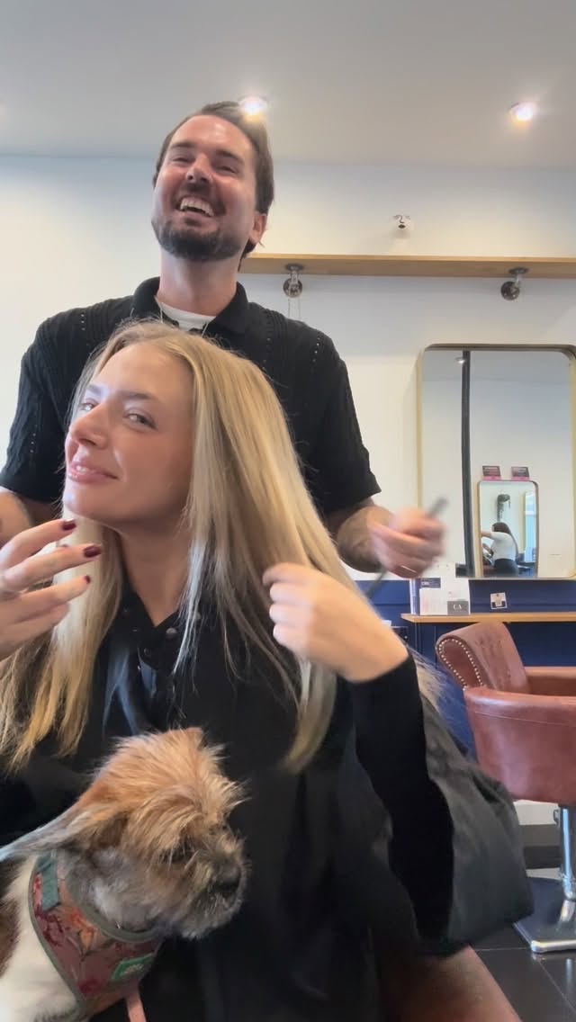 I had so much fun creating this transformation on my gorgeous client 💕
I’ve been doing a lot of big changes recently.
We started with soft Balayage to brighten up using blondorplex & toned with colour touch 10/0, 9/03 & 9/16.
We then cut her long locks into a modern bob and styled with the large @ghdhair tongs 💕
@wellaprofessionalsuki
@wellahairuki
@wellaeducation
@creativeheadmag
@ghdhair
#wella #balayage #hairtransformation #bournemouth