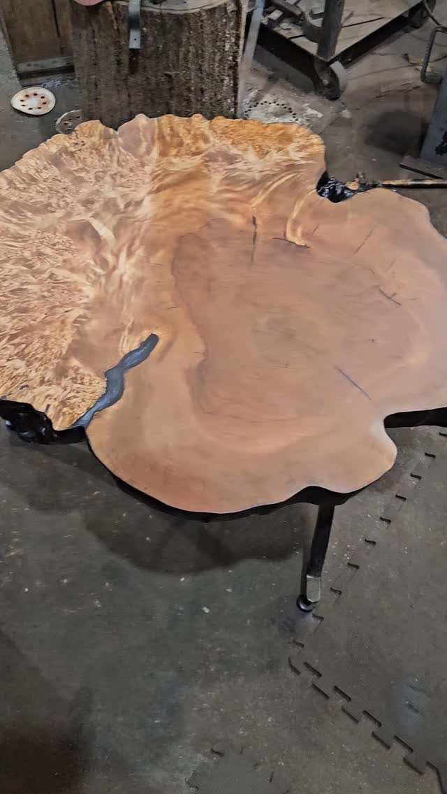 Burning the midnight oil on this one. I found this lovely maple burl that was begging to be a table top. I made up the base last week and now I'm getting around to finishing the top. This wood is absolutely stellar.
