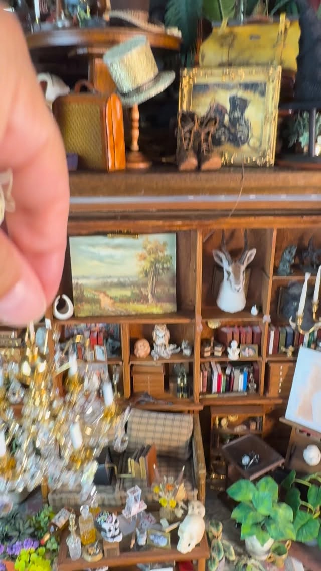 My latest estate auction is filled with fancy sparkly things in small scale. #swoon. Link in bio to shop now, bidding ends Sunday during the 7pm ET hour.