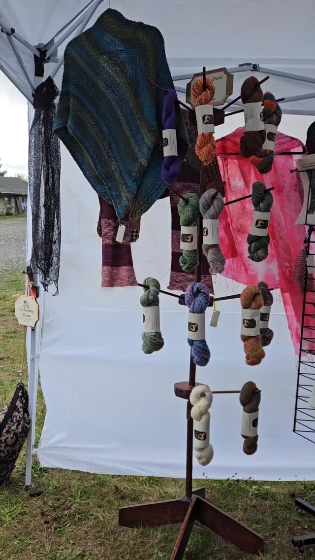 The only thing scary today is keeping our tents together in the wind! I'm at @rockridgecountrymarket today in Enumclaw until 3pm today!
#fiberartist #handmade #smallbusiness