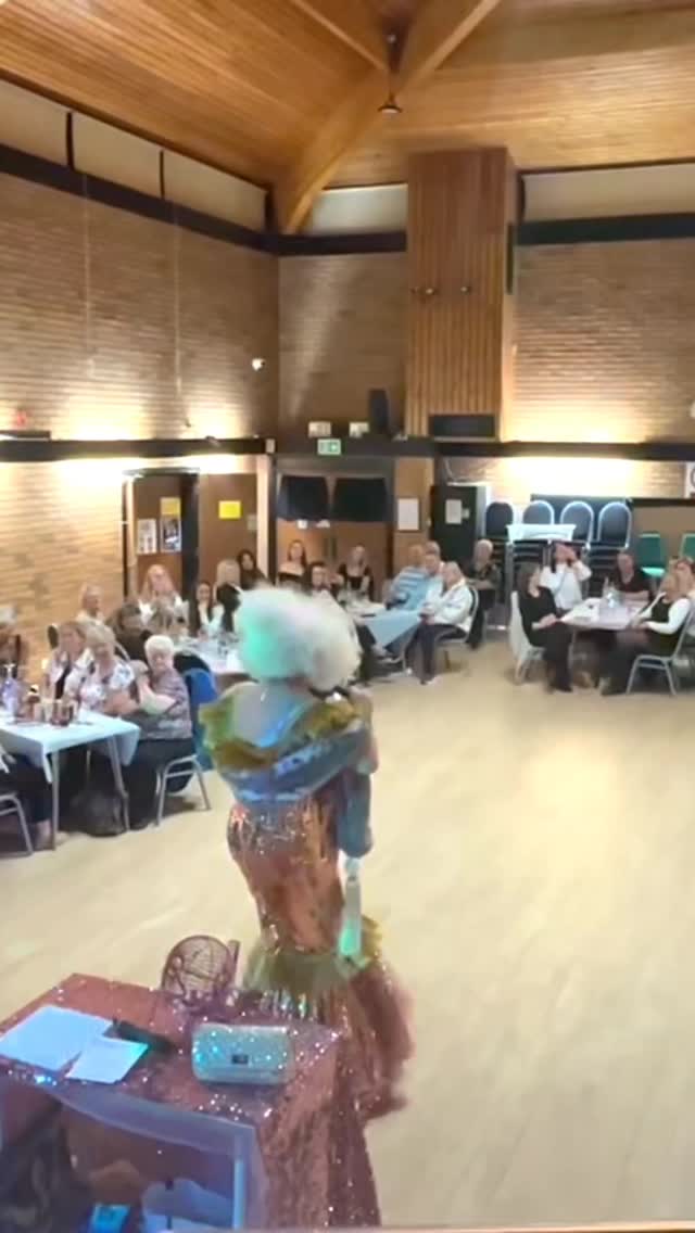 Brilliantly Bonkers night at The Forest Centre in Hampshire….#wi #stitchnbitch, #grahamanddion ♥️#theforestcentre