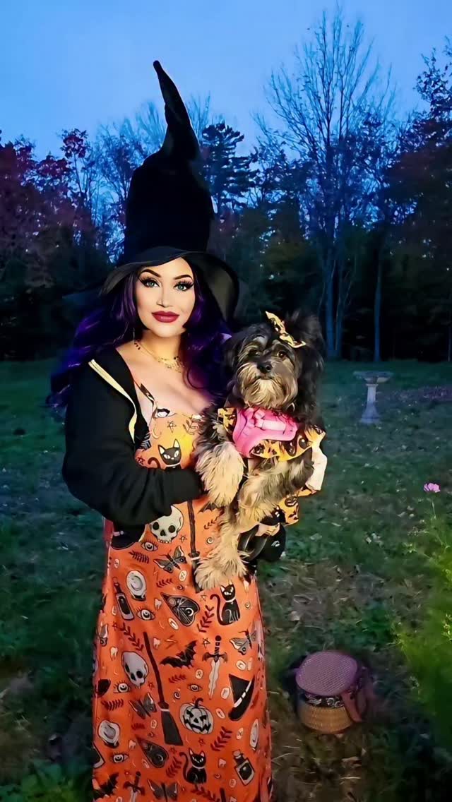 Wearing my scream queen crown tonight! 😱👑
Who else is ready to get their spook on? 🎃✨️ Halloween vibes are in the air! 🕸🕷 What's your go-to horror movie that gives you chills? 🗡🩸
Share your faves below! 👇🎬
#HorrorMovies #SpookySeason #FrightNight #HalloweenLovers #CreepyCinemas #BooCrew #HorrorFaves #HorrorFlicks #ScreamQueen 🐈⬛️🖤
#halloween #spooky #horrorfans #Glampress #spookyseason #happyhalloween #october #halloween2025 #trickortreat #freddykrueger #halloweendecor #cosplay #scream #scary #halloweenparty #witch #chucky #michaelmyers #friday13th #it #HalloweenFun