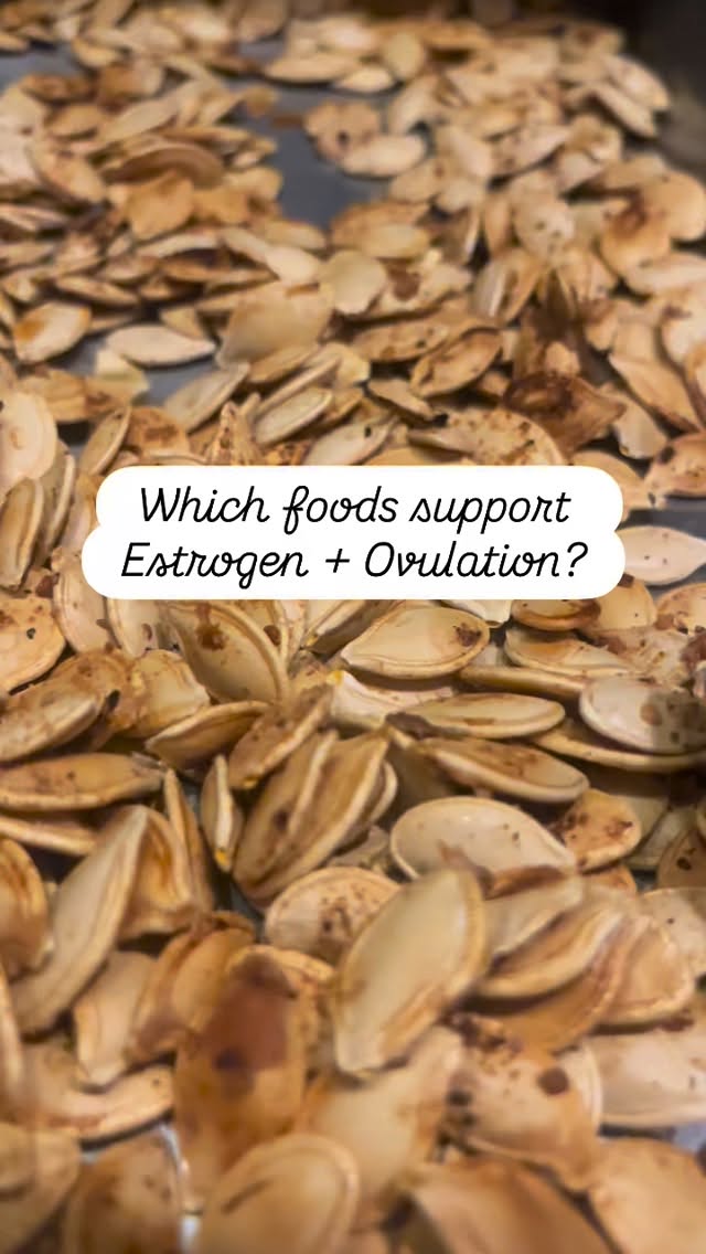 🌸 Support Estrogen + Ovulation Naturally 🌸
Did you know seeds can support your fertility? 🌱
During the first half of your cycle — your follicular phase — your body is working hard to grow a healthy egg and boost estrogen levels. Two powerful foods can help:
✨ Flaxseeds – rich in lignans that help balance estrogen levels and support healthy hormone metabolism.
✨ Pumpkin seeds – loaded with zinc and magnesium to promote follicle development and prepare your body for ovulation.
➡️ Together, they’re the perfect duo to nourish your body and balance your hormones.
Try adding them to your smoothie, yogurt, or sprinkle on salads for a fertility-friendly boost!
💡This is the first step in seed cycling, a natural way to support hormone balance through every phase of your cycle.
Want to learn how to use seeds all month long to support your fertility?
🌼 Comment SEEDS and I’ll send you my full seed cycling guide!
#seedcycling #feetility #findyourfertility #fertilityhealth #getpregnant #fertilitytips #cyclesyncing