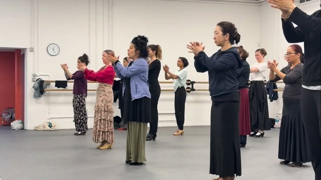 Looking back at our amazing 🐣 Masterclass Intensive Course! Great thanks to @mercedesdecordoba_oficial !
Next up - the Christmas Intensive Course🎄
Dec 27–30 with Marta de Troya!!💃
Limited spots left! Details in bio🎊
#londonflamenco #flamenco #flamencoinlondon #flamenco💃 #ukflamenco#londonschoolofflamenco #intensivecourse