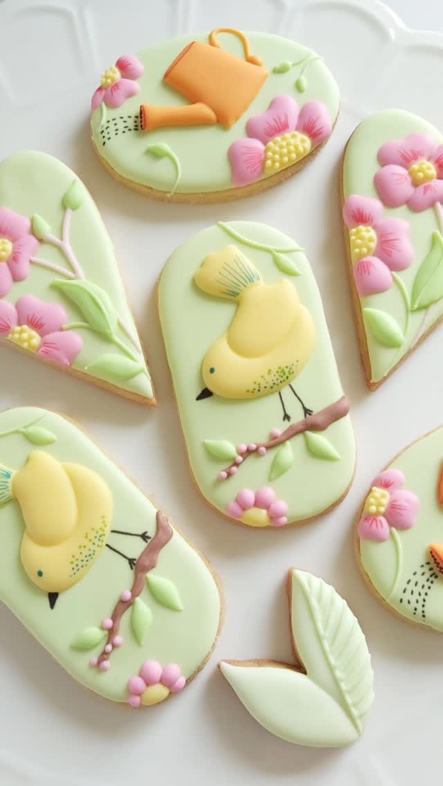 Cookies for the garden lovers. Available in sets of 8. On etsy soon or contact me direct. 😘
#royalicingartist #birthdaycookıes #cookiesofinstagram #royalicingcookies #graceandclover #wiltshirefood #bespokebiscuits #edibleart #birthdaybiscuits