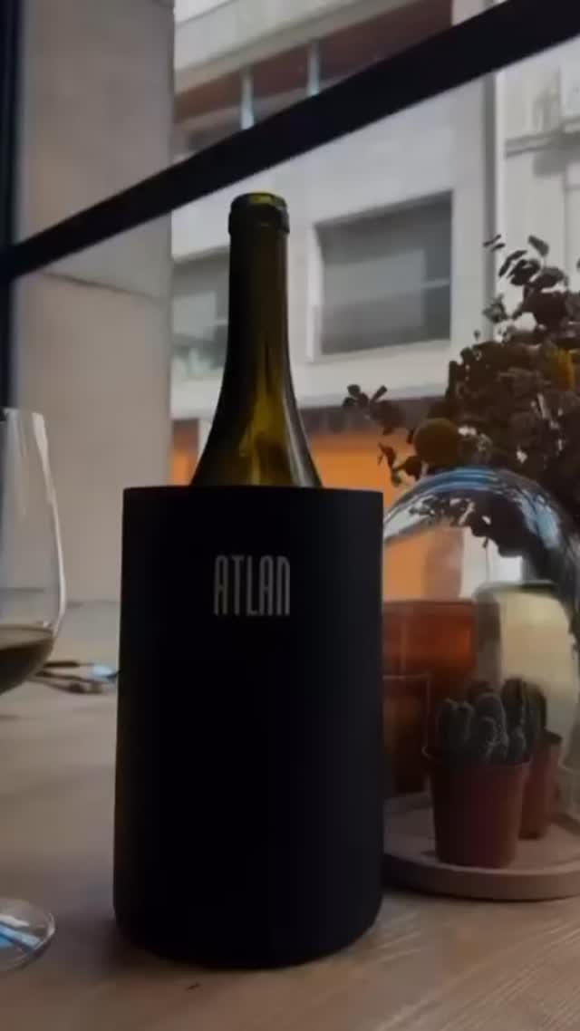 Malagouzia és una varietat blanca grega que va estar gairebé extingida fins que va ser redescoberta en les darreres dècades.
��Els seus vins solen ser aromàtics, amb notes florals i afruitades, bona personalitat i un estil distintiu dins dels blancs grecs moderns.
��El seu “revival” ha format part del renaixement del vi Grec.#atlansbd #greekandmexicanfood #foodinnovation #cuinaambarrels .