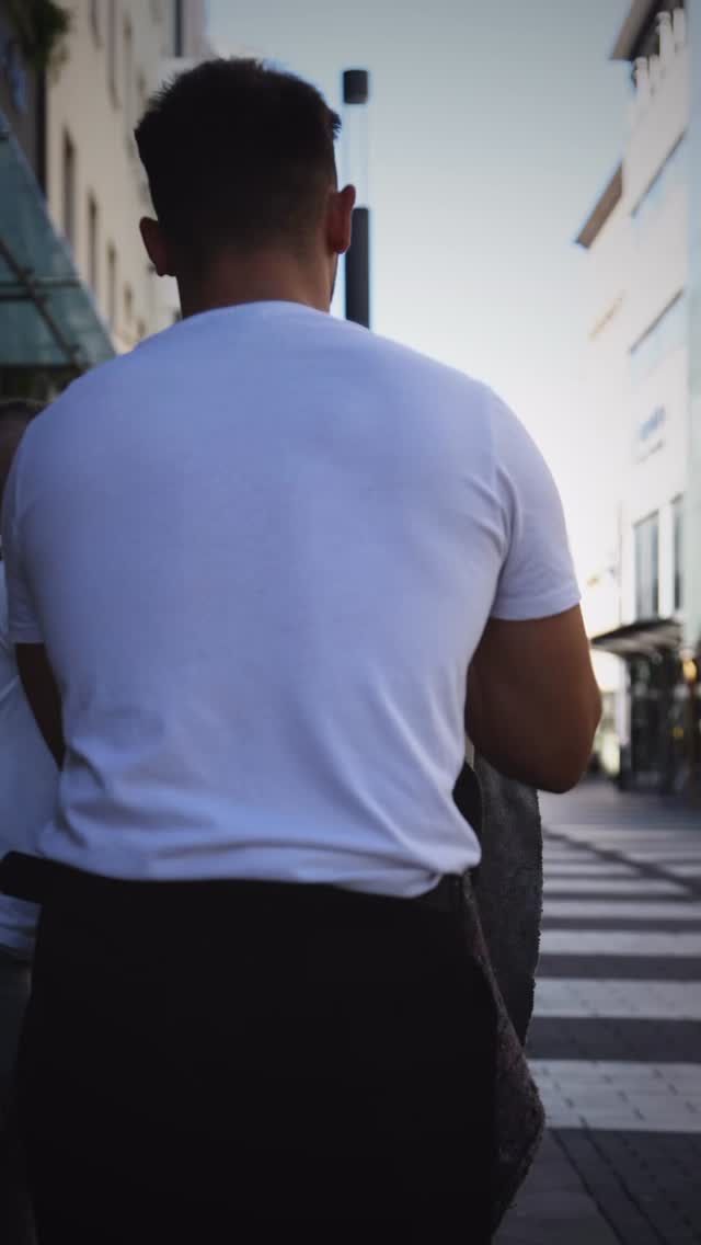 Ein Abend voller Eleganz, Kunst & Cocktails ✨🍸
Art & Fashion Show @engelhornmode wo Style auf Kreativität trifft 🎨💃
Zwischen Laufstegmomenten, beeindruckender Kunst & Signature-Drinks war der Abend einfach next level! 💫
Danke für dieses Erlebnis voller Klasse & Charakter! 💎
Swipe für Highlights 📸
Reel it. Feel it. Love it. 💥
#EngelhornVibes #ArtMeetsFashion #LuxuryNights #FashionShow2025 #StyleAndSip #MannheimMoments #GlamourNights #CocktailCulture #KunstTrifftMode #highfashionvibes