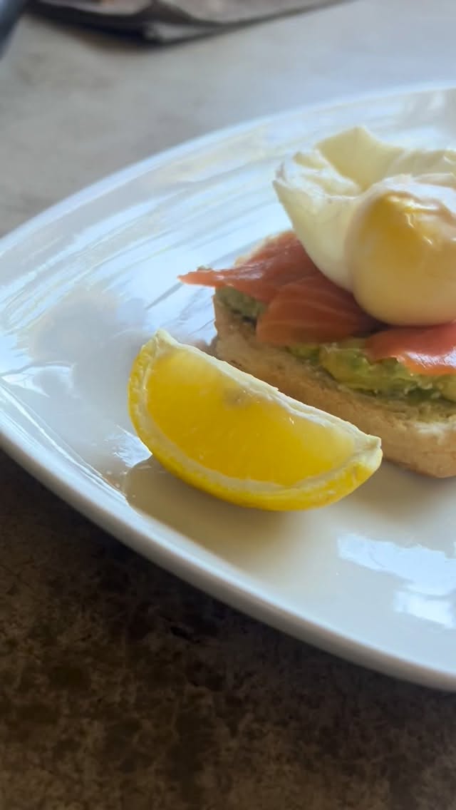 How good does our new protein breakfast look?! 🥑✨
Sourdough toast loaded with cottage cheese, avo, smoked trout, and two perfectly poached eggs - a fresh, feel-good start to your day!!
#breakfast #protein #coffee #coffeeshop #supportlocal #kzn #explorepage #supportsmallbusiness #explore