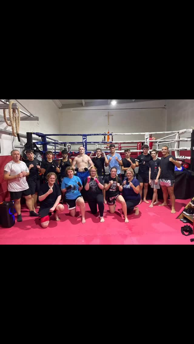 Muay Thai classes at 18:00 and 19:00 get involved Book your free trial Class now ! #gosport #fareham #muaythaiuk #muaythailifestyle #muaythaigirls #muaythaithailand