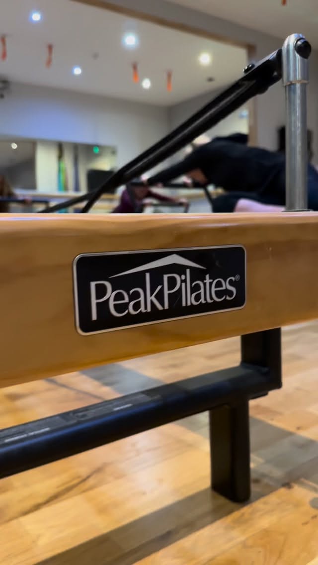 ✨ Pilates People
Our Pilates Reformer group classes provide a balanced way to strengthen, lengthen, and align the body.. ..
The reformer’s gentle resistance supports controlled, mindful movement that enhances core stability, posture, and flexibility. Practicing in a small group setting encourages focus, consistency, and a sense of shared motivation 🤍
#pilatesreformer#suffolkreformerpilates#suffolkpilates#pilatespeople#lovepilates#pilatesnewmarket#newmarket#pilatestudio