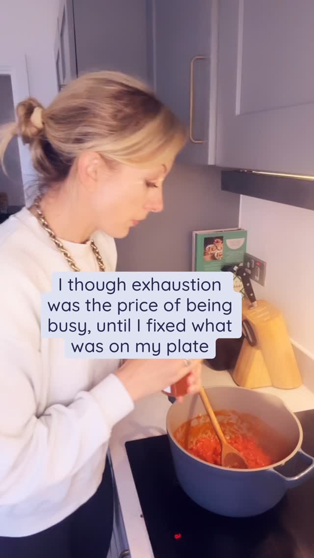 I used to think exhaustion was just part of success.
Early starts, long days, pushing through the crash… I thought that’s what driven people did.
But I was running on fumes - and calling it “discipline.”
Then I realised: it wasn’t my workload that was draining me. It was what I was fuelling myself with.
Once I stopped skipping meals, started balancing my blood sugar, and actually matched my food to my output everything changed.
⚡️ My focus sharpened.
⚡️ My energy stayed consistent.
⚡️ My body stopped feeling like it was fighting me.
We glorify the grind, but your body can’t perform if it’s undernourished.
If you’ve been telling yourself “I’m just tired because I’m busy,” it might be time to look at your plate instead of your calendar.
✨ Comment “RESET” if you want the exact framework I use with busy professionals to sustain high energy all day - without burnout or overwhelm.