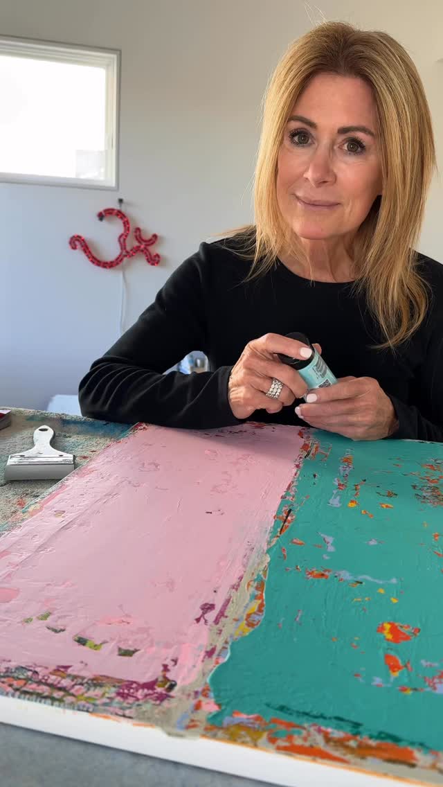 Fear often signals contraction around identity — what if I fail, what if I’m not enough.
In yoga, this is Avidya — misperception of the self.
My art practice today is an act of Vidya — seeing clearly and returning to the expansive truth of who I am.
#Abhaya #Fearlessness #YogaArt #ConsciousCreativity #artist #abstractart