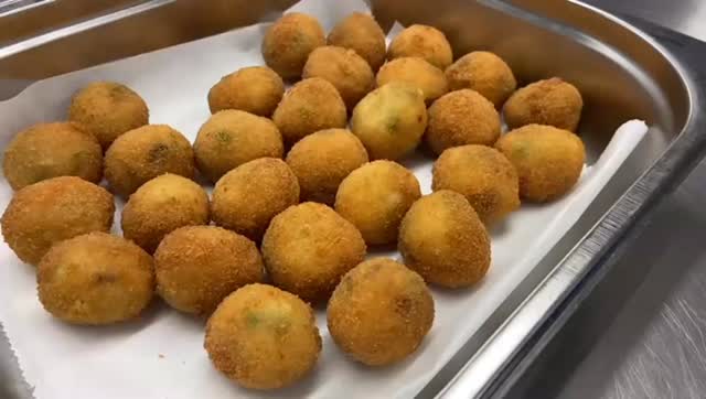 Canapé selection for Open Evening @winterstalecountrybarn this evening!😋 Mini Shepherds Pies
Pressed Haloumi Sandwich
Pea and Pancetta Arancini
Croque Monsieur Pan seared sesame tuna, carrot, cucumber, lime and ginger salad, a little sweet chilli 🌶️ #summerwedding #weddingcatering #outsidecatering #greatchefs #eventplanner #outdoorcatering #outdoorevents #tipiwedding #marqueewedding #corporatecatering #outsidewedding #catering #hertscatering #bedscatering #buckscatering #foodtastings #corporateevent#2026wedding #2027wedding