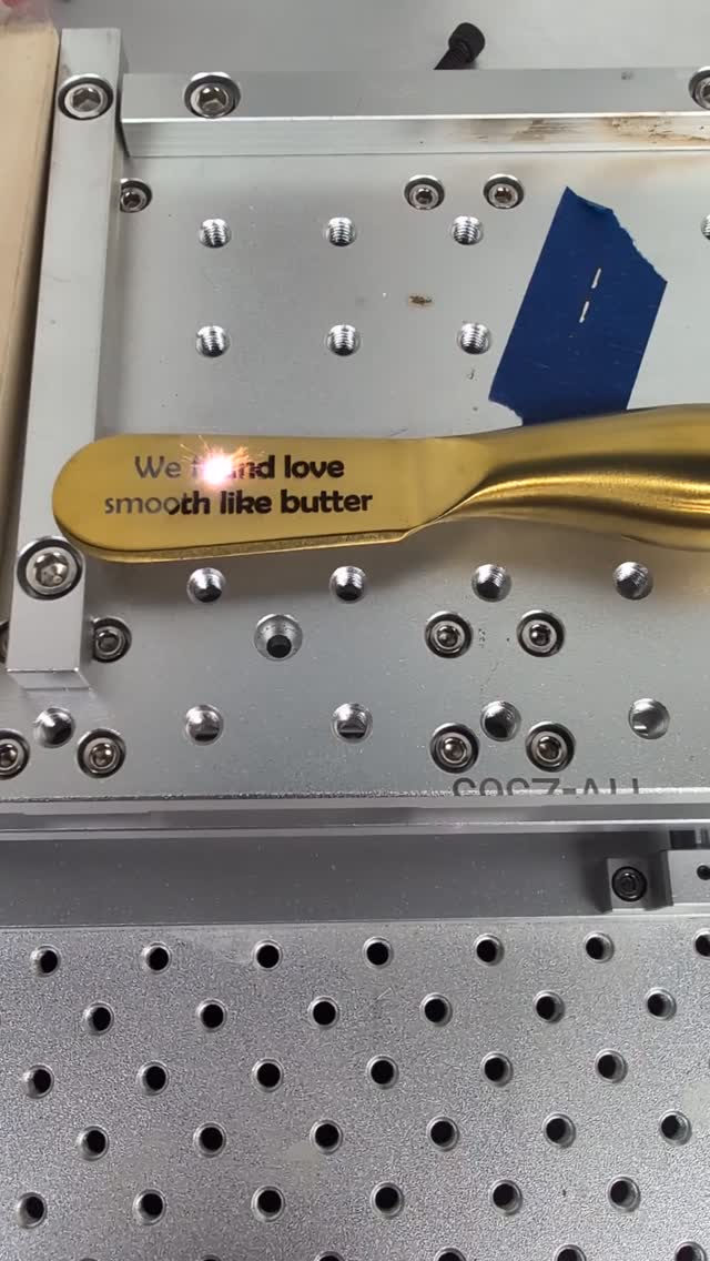 Discover the amazing world of CO2 laser technology in engraving! Whether you're a hobbyist or a business, this innovative process allows for precision and creativity like never before. Link in Bio