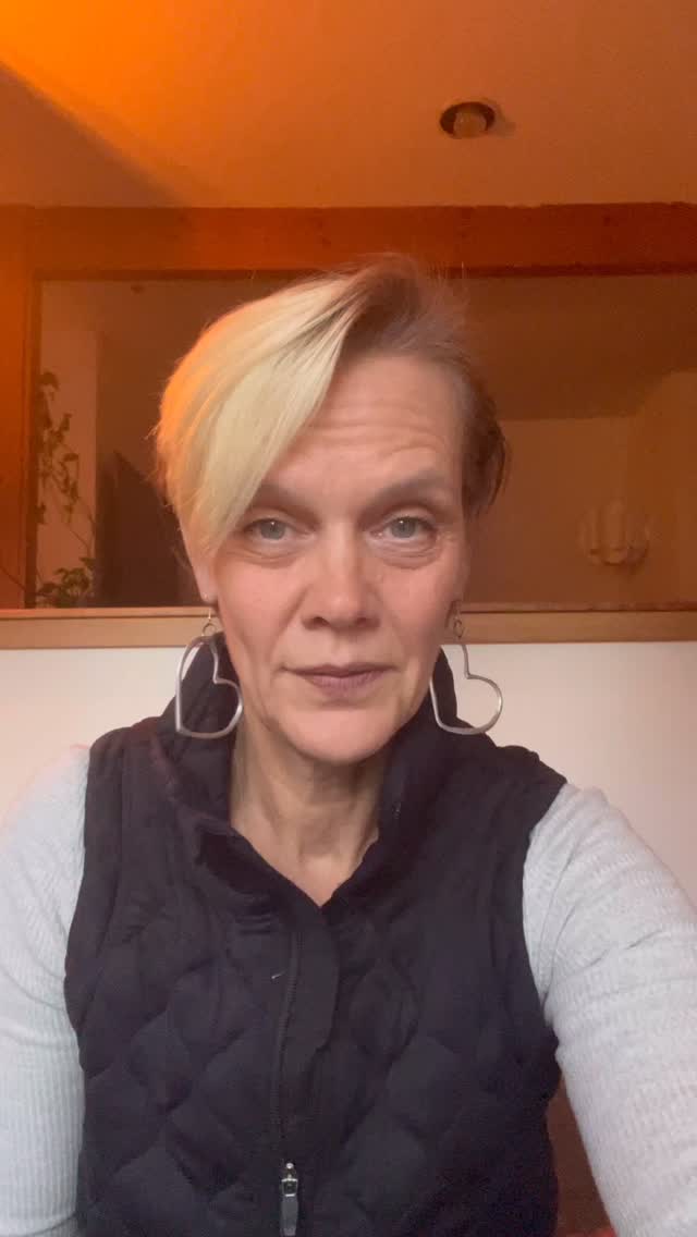 If forgot to say that it should only take you 15ish minutes per day total! It’s just 20 bucks & it’s FUN!!
To join, there’s a link n my bio or you can go t the gen x women rising website & find it there. Starts Sunday, but ok to join late!
#menopause #perimenopause #genxwoman #genxwomen