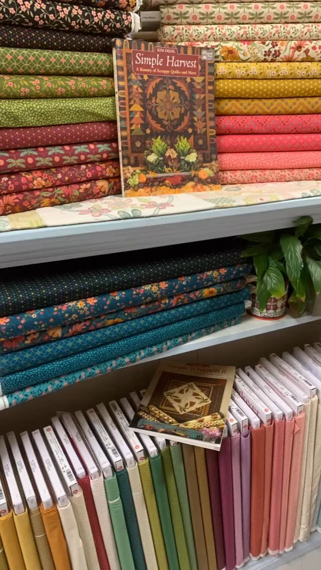 Omg beautiful, get a look at this fabric, delicious
#smallbusiness #quiltingfabric #moda #terracegirls21 #quiltshop