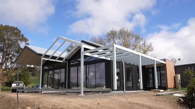 The Newham extension has reached lock-up, with the pergola framework still to be detailed.
Attention now turns inside lining, services and fit-out as we look to the finish line!
.
.
.
.
.
.
#buildtrend #buildtrendhomes #masterbuilder #sustainablebuilding #victorianbuilder #macedonranges #macedonrangesbuilder #australianarchitecture #architecturevictoria #newham #siteprogress #lockupstage