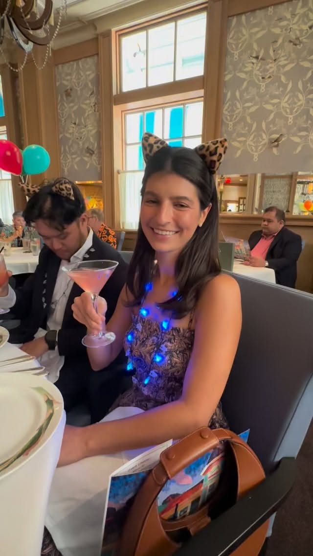 #Cheers to 3 years! 🥂
We couldn’t let this milestone pass without a toast to the amazing people who make Marais what it is. Here’s to hard work, bold ideas, and the best team around!
@commanderspalace #threemartinilunch