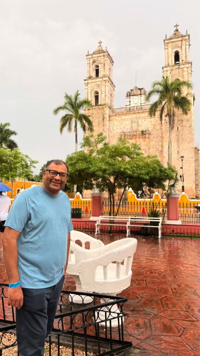 Another day-trip on the classic tour from Cancún. Nirav, visiting from Mumbai for a conference escape for a half-day and fitted a lot in. He learned about and saw Mayan ruins, ate local Mayan food prepared in a traditional Mayan kitchen, swam in a cenote, the Mayan entrances to the underworld, and wandered the streets of a Valladolid, a celebrated Spanish colonial town from the 1530s. Not bad for a long afternoon!! # #cancun #privatetour #kaua #valladolid #mayans