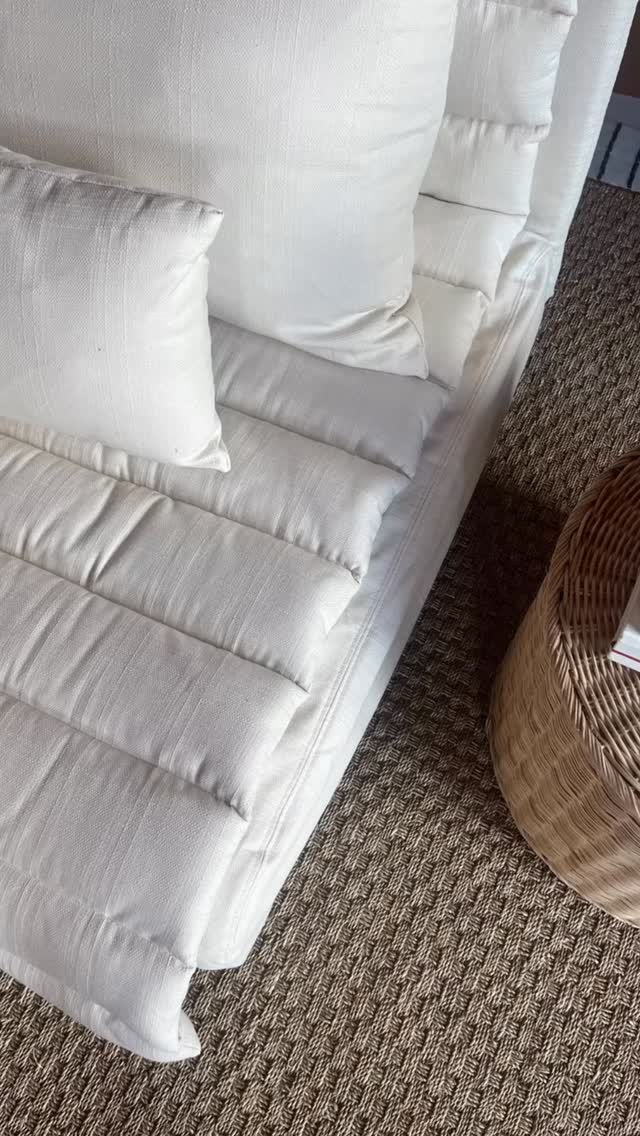 NEW! Onze klassieke gestreepte @bemzdesign bank maakt plaatst voor een nieuwe stijlvolle knuffelbare hoes in een lichte canvas kleur. Staat jouw shoot al gepland? Boek snel!
P.S. Geen zorgen de gestreepte hoes is ook nog steeds beschikbaar.
#fotostudio #photostudio #daglichtstudio #daylightstudio #haarlem #fotografie #photography #shootlocatie #shootlocation #photospace #haarlemvenue #amsterdamvenue #rentallocation #verhuurruimte