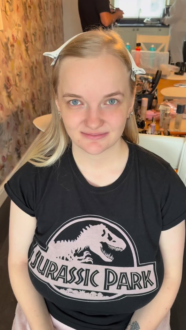 Effortless, polished, and that glow that photographs beautifully.
It’s giving calm bride, flawless finish 🤍
#BridalMakeup #HairAndMakeupArtist #BeforeAndAfter#mua#wedding