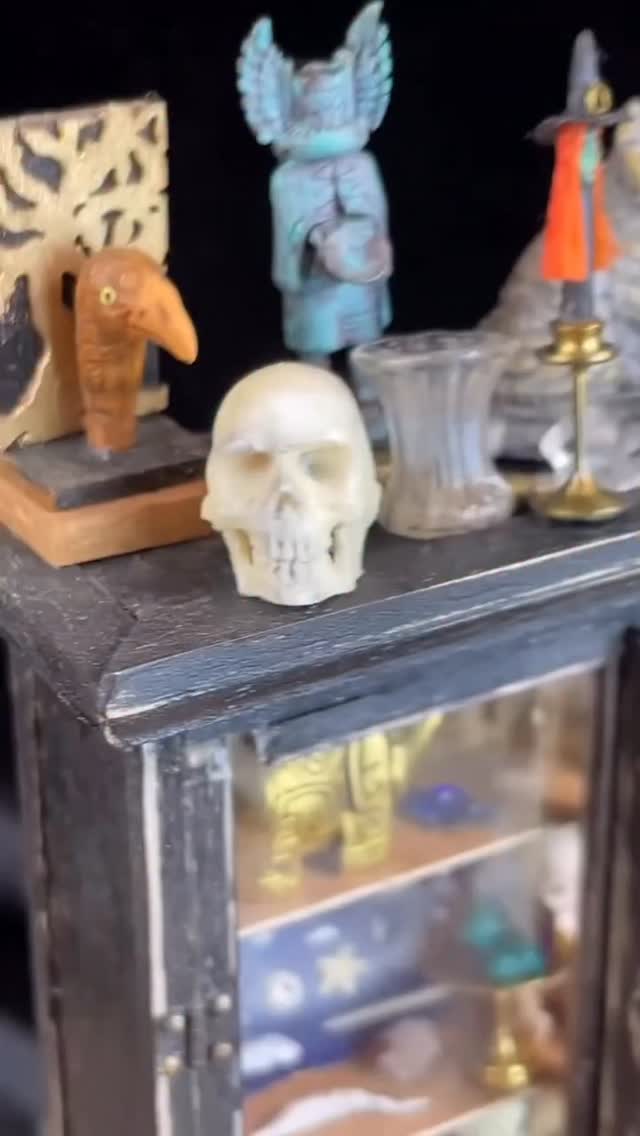It’s spooky 👀 season! 🍂👻🎃💀🧙🍁 #cabinetofcuriosities