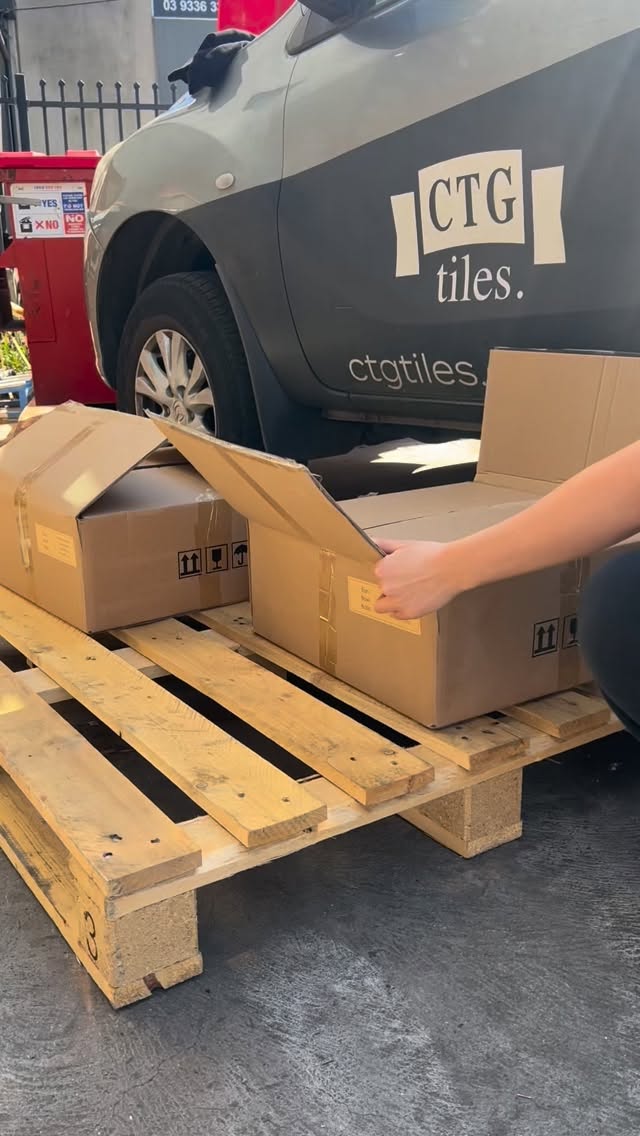 New Eon Bowl Basins are in stock.
Comes in 2 beautiful colours - Calacatta & Travertine.
#tilewholesaler #basins #tileindustry #tiles #basin #bathroomtile