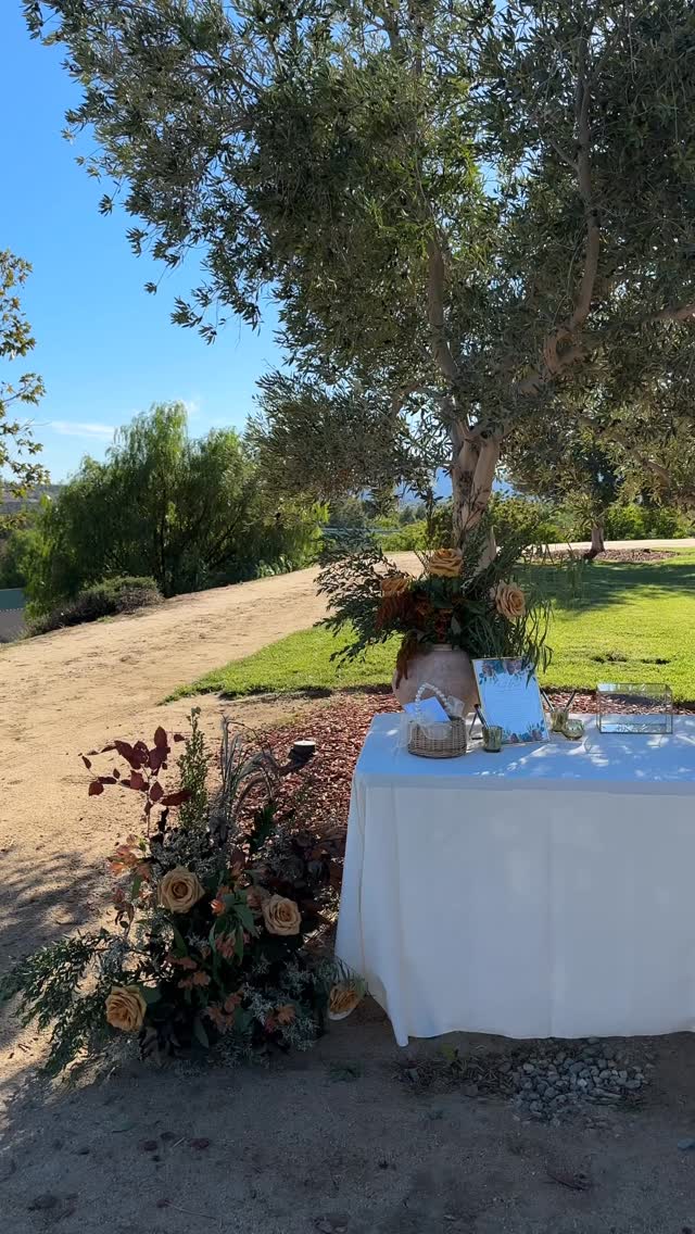 Ladies grab your pumpkin spice, lattes and your cozy blanket to start planning your fall wedding. I had an absolute blast of curating these details, from the terra-cotta vase to menu cards! Details matter!
#fallweddings #details #wedding #rentals #tabletopdecor #latinaownedbusiness
Venue: @crcranch_weddings
Photographer: @kristinamarksphotography
Florals: @serenity.and.company
Rentals, Design, chairs: @gabznglitzevents
Content Creator: @mhcontentcreation