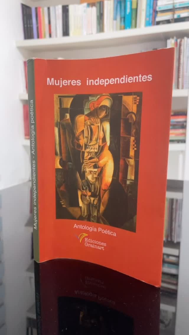 👩💻MUJERES INDEPENDIENTES👩💻
#Martesderecomendarlibros
👉📙Mañana, 29 de octubre, a las 4:00 de la tarde, en el Claustro de La Merced, tendrá lugar la presentación de esta importante Antología Poética: “Mujeres independientes”, un libro que recomendamos desde el corazón de -La Chaza- no solo por la admiración que sentimos por sus dieciocho maravillosas autoras, sino por la complacencia y plenitud que transmiten las ideas, experiencias personales, sentimientos y vivencias aquí plasmadas.
📝🪡Cada poema seleccionado “engancha” al lector. La profundidad con la que todos están escritos, definitivamente, atrapan; sencillamente son hermosos, hacen del libro un refugio, un espacio placentero, construido verso a verso por mujeres verdaderamente empoderadas frente a la escritura.
🕴️🪄Para su compilador, el poeta Juan Carlos Céspedes Acosta, esta obra es el resultado del llamado a todas aquellas mujeres que interpretan el mundo a través de la poesía como parte fundamental de sus vidas. En una nota introductoria afirma: “Ten por seguro que al tener en tus manos esta antología, no podrás salir indemne. Algo dentro de ti se trastocará y tu universo ya no será el mismo, se conectará a estas almas de diverso origen, oficio y conocimiento, pero unidas a través del arte, que nos condensa a todos en un solo ideal: la búsqueda del texto lo más perfecto posible”.
🎉🙌 #Mujeresindependientes, definitivamente, es una lectura obligada para los amantes de la poesía.
👏👏Felicitamos a sus dieciocho autoras:
✅Rosaura Mestizo Mayorga
✅Sandra Correa Puerta
✅Paola Inés Suárez Álvarez
✅Martha Zapata
✅Adriana Acosta Álvarez
✅Yenis Navarro Tinoco
✅Martha Navarro Bentham
✅Scampoly Jiménez Daza
✅Yaneth Teresa Álvarez Montiel
✅Gloria Edith Ocampo López
✅Johanna Marcela Rozo Enciso
✅Ana Julia Benítez Jiménez
✅Jarmila Vanegas Echenique
✅Ruth Patricia Diago Suárez
✅Shirley Cogollo (Nenúfar)
✅Iliana Marún Torres
✅María Elena Aldana
✅Mónica Patricia Ossa Grain.
‼️Enhorabuena‼️
5⭐️
#martesderecomendarlibros #lachazarecomiendalibrosbonitos
#lectura #antologíapoética
#mujeresindependientes👠
#cartagenacolombia