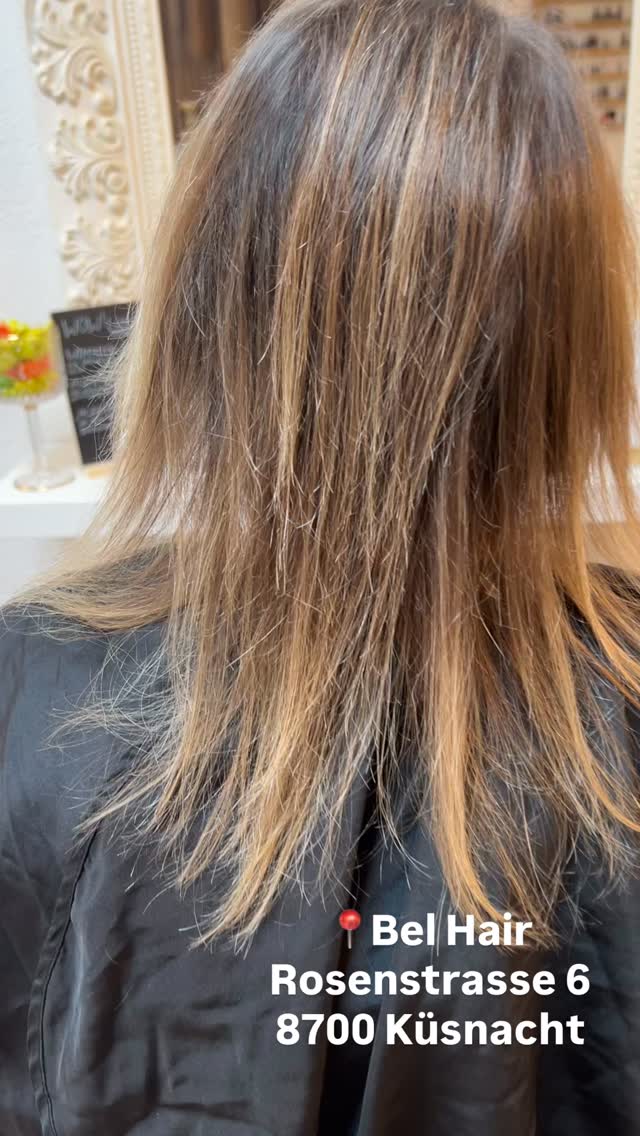 Feines Haar? Kein Volumen ? – kennst du das Gefühl? 💭
Mit der richtigen Technik und hochwertigen Extensions bekommt dein Haar wieder Glanz, Fülle und Natürlichkeit ✨
Ich arbeite mit viel Erfahrung und Gefühl – für Ergebnisse, die niemand als Extensions erkennt, aber alle bewundern 🤍
👉 Buche deine persönliche Beratung online oder schreib mir direkt.
Ich bin für dich da 💇🏼♀️
📍Bel Hair | Rosenstrasse 6 | 8700 Küsnacht
#belhairküsnacht #haarextensions #extensionsspezialist #healthyhairjourney #vorhernachher #wavesextensions #haaverlängerung #haaverdichtung #hairstylistzurich #glanzmomente