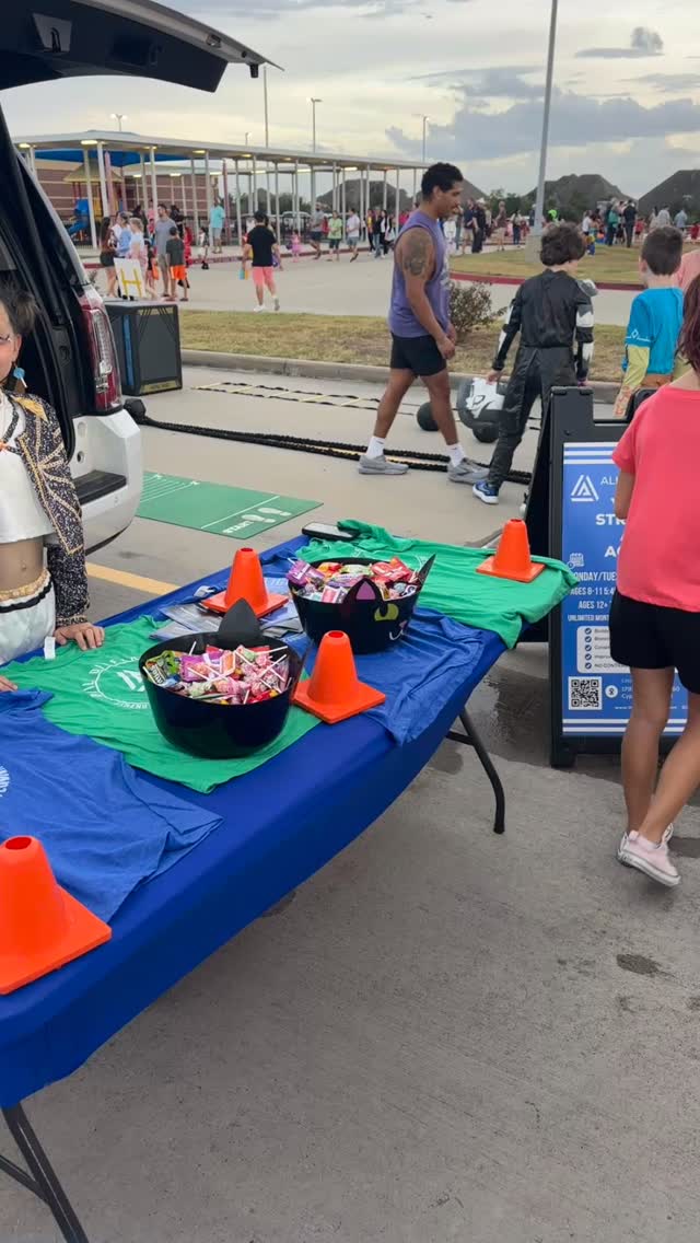 Wildwood kids showed up strong at Trunk or Treat. Energy. Effort. Competition. That’s what we’re about at Align Athletics. Strength. Conditioning. Community. Always growing the next generation of athletes.
#thealignathletics #AlignAthletics #YouthAthletes #StrengthAndConditioning #TomballTX #CypressTX #WildwoodElementary #YouthFitness #FunctionalTraining #CommunityStrong #AthleteMindset #FitnessFun #TrainWithPurpose #FamilyFitness