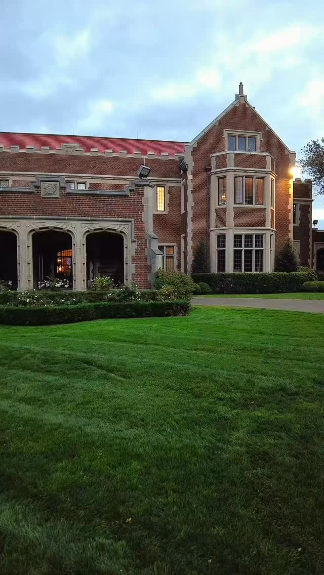 The Runway by S.T.A.R videos are in!! Credit: @readyrock_dot
Take a look and more to come! We have so many fabulous and generous people and organizations who made this event a success. The audience walked away with a new understanding off fashion’s role in community and culture. Representation and inclusion matter!
THANK YOU! THANK YOU, ALL!!