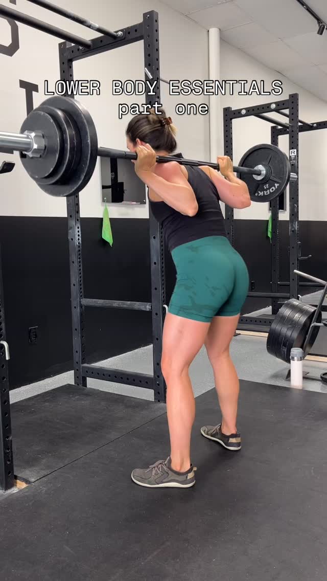 Main lifts we prioritize weekly:
Squat
Deadlift
RDL (Romanian deadlift)
Hip thrust
Split squat
You can do all of these movements with dumbbells but training with barbells is superior because of how the weight is distributed. You will be able to lift more and prioritize progressive overload when you barbell train.
Stay tuned for Part two 💪🏻
#Strengthtrainingforwomen #momswholift #dallaspersonaltraining #postpartumfitness #dallasgym